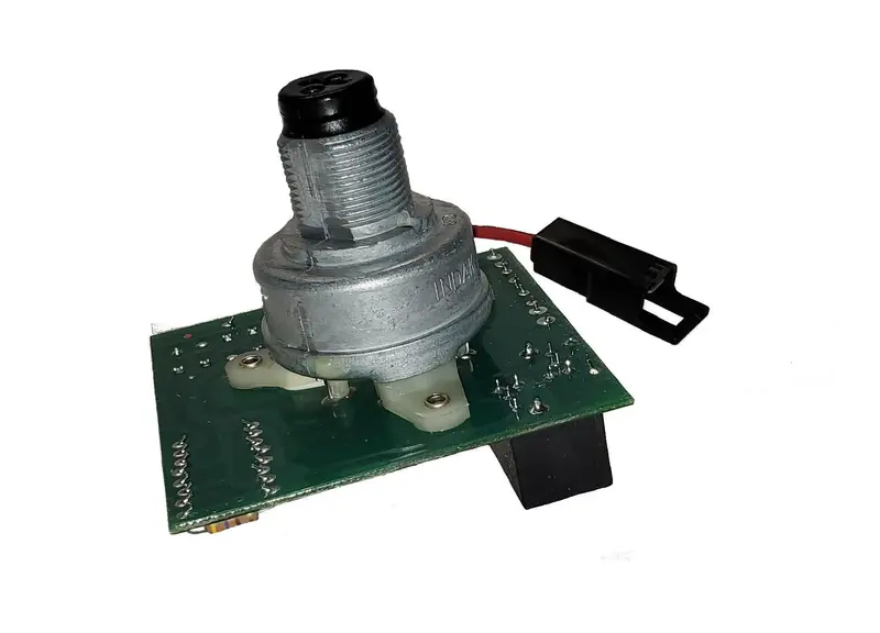 John Deere Original Equipment Ignition Kit - Am136679,1 1